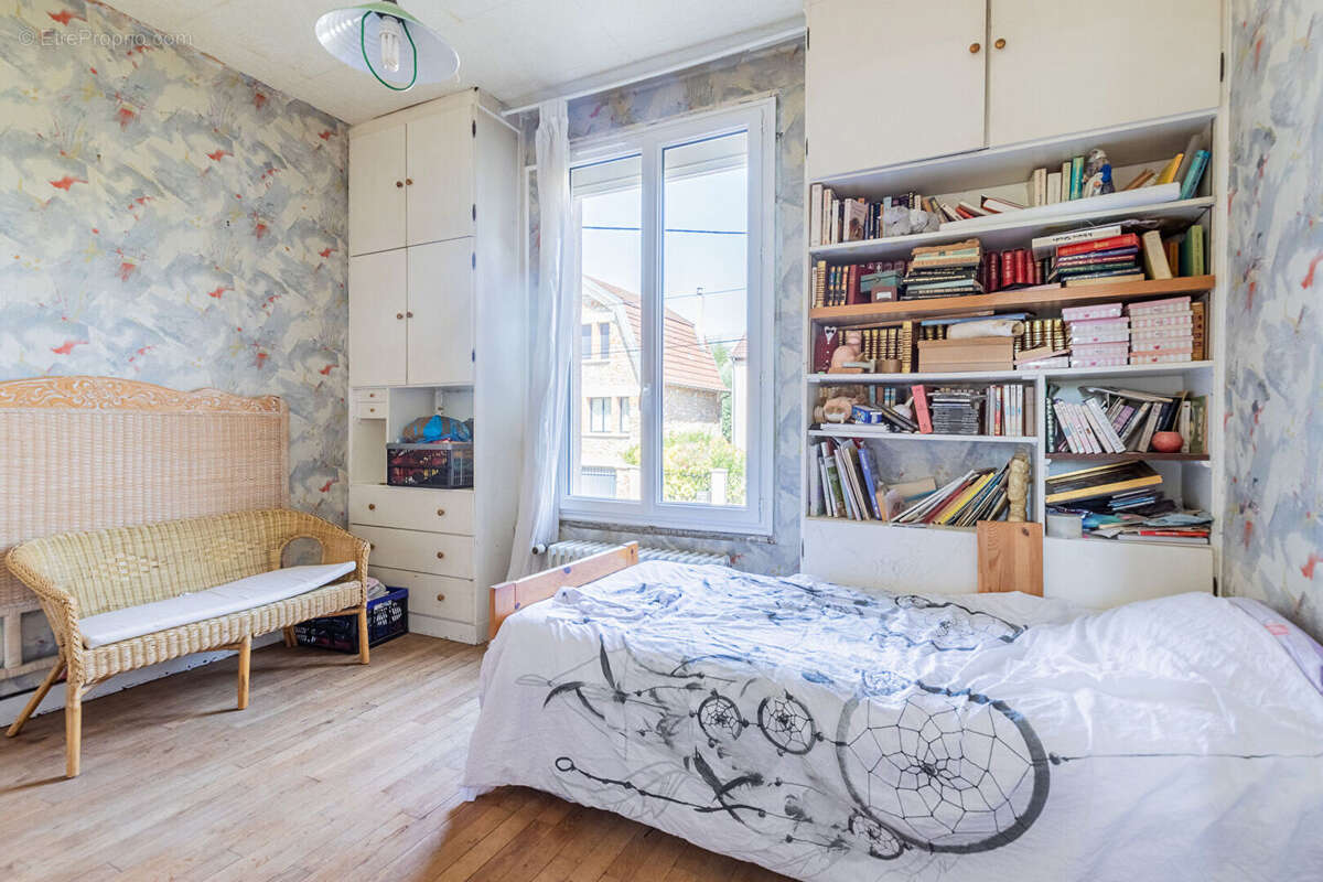 Maison à VERRIERES-LE-BUISSON