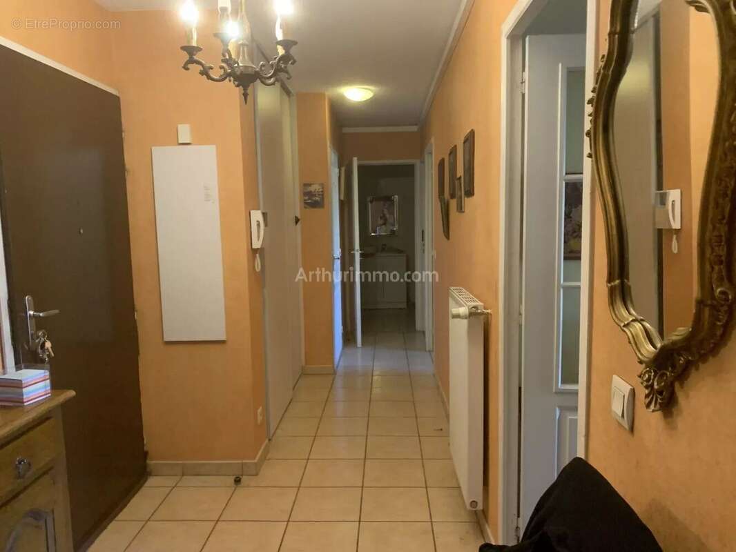 Appartement à LA TOUR-DU-PIN