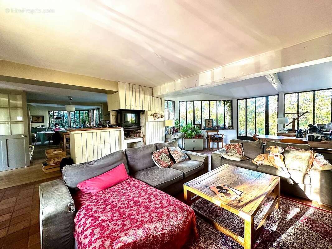 Maison à LES MESNULS