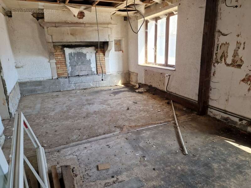 Maison à GIRONCOURT-SUR-VRAINE