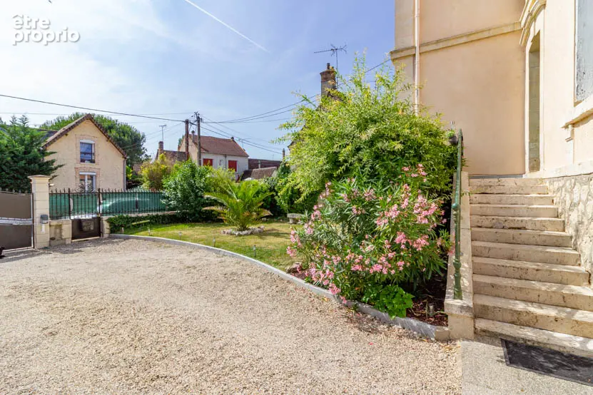 Maison Romorantin Lanthenay 7 pièces 150 m2 - photo 2