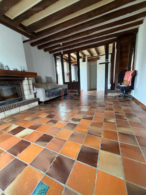 Maison à SAINT-DENIS-LES-PONTS