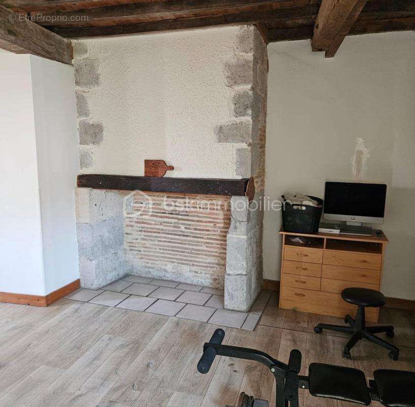 Maison à MEZIN