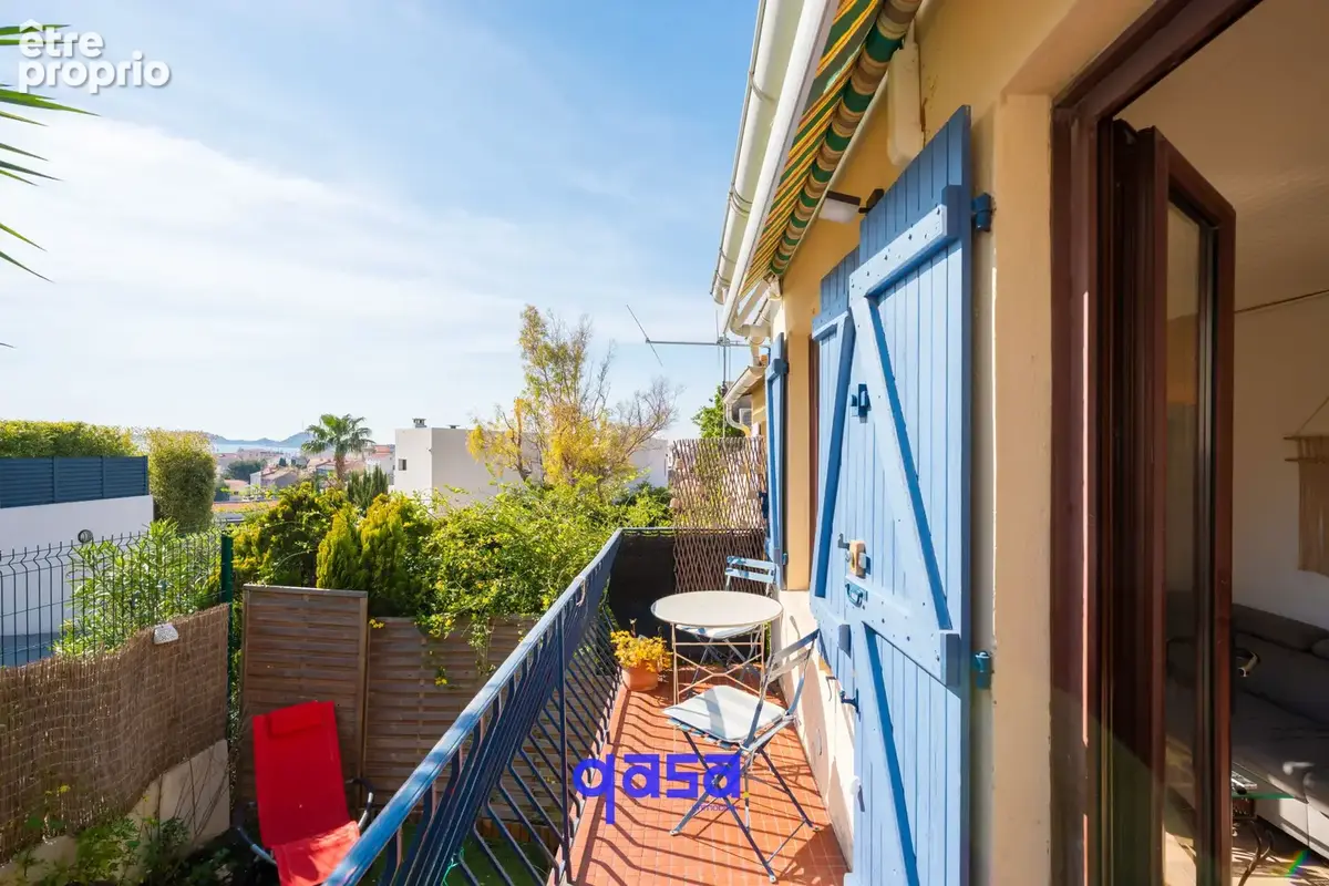 Maison de ville 6 pièces - traverse confidentielle, calme absolu, vue mer - photo 3