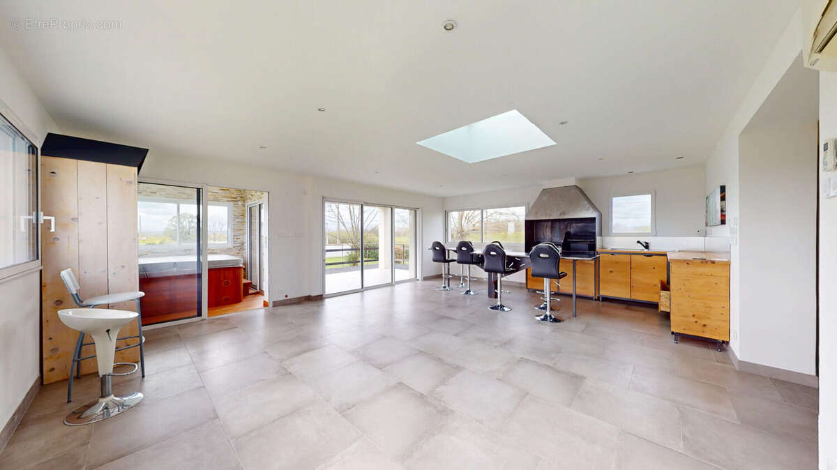 Maison à FONTENILLES