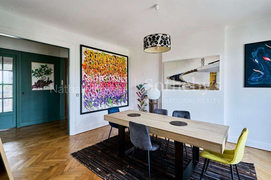 Croisé Laroche – Appartement de caractère rénové avec soin, beaux volumes et prestations contemporai - photo 11