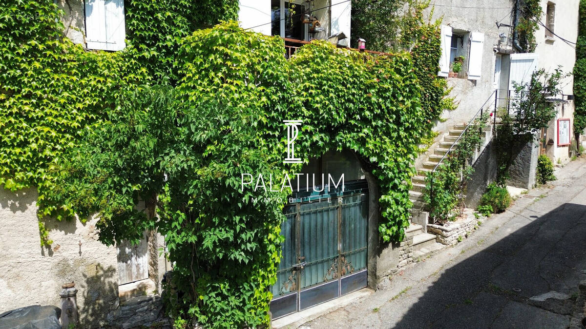 Maison 100 m² à Dauphin  - photo 6