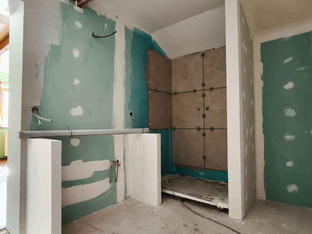 Maison à LA CHAPELLE-BATON