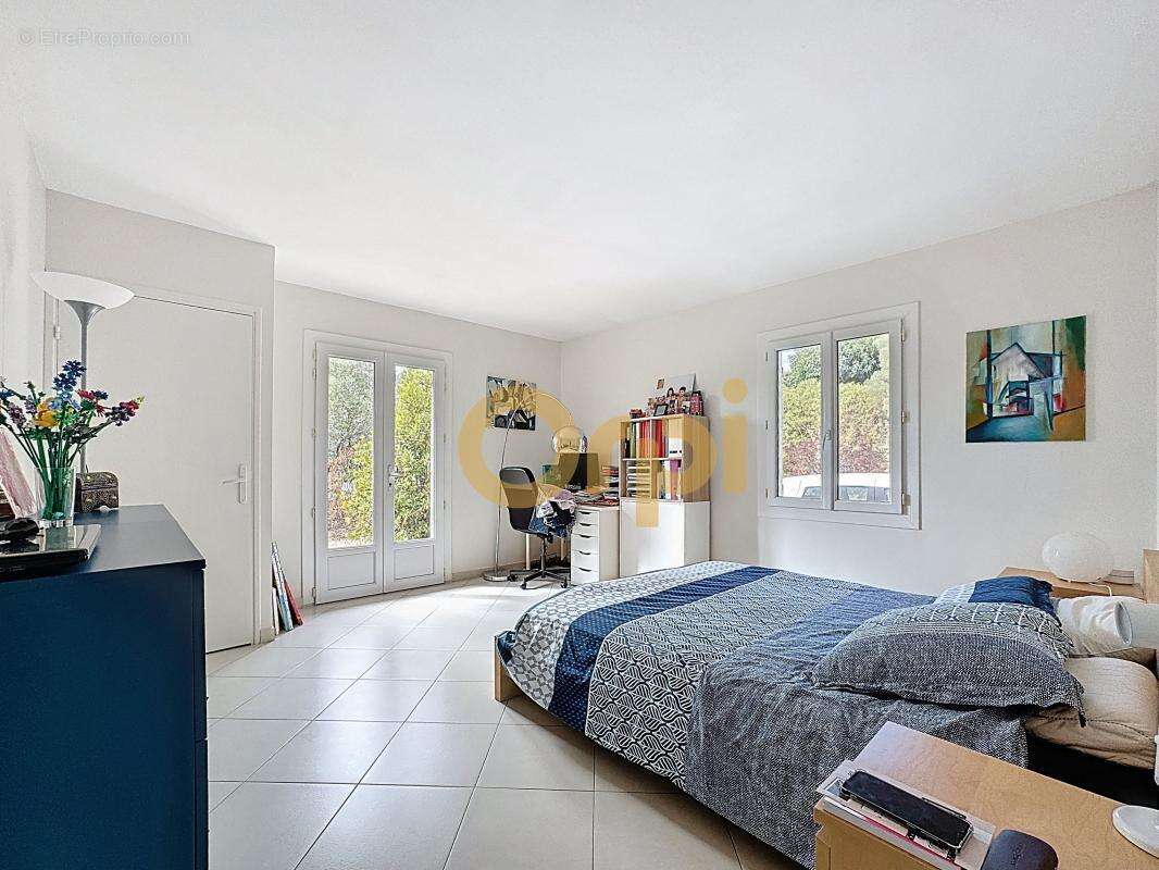 Maison à ROQUEBRUNE-SUR-ARGENS