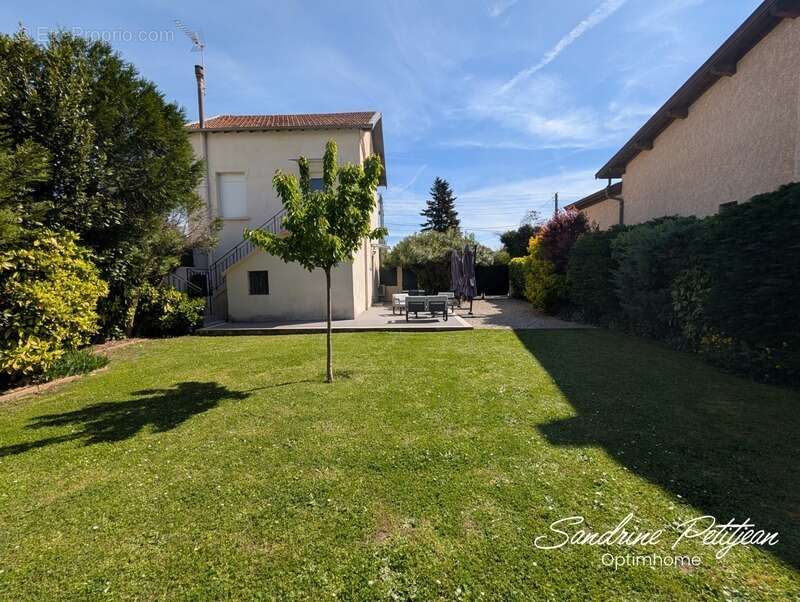 Maison à VAULX-EN-VELIN