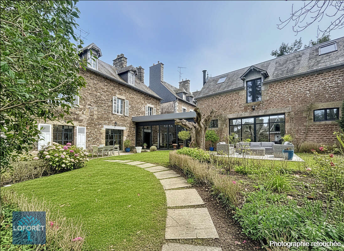 Maison à FOUGEROLLES-DU-PLESSIS