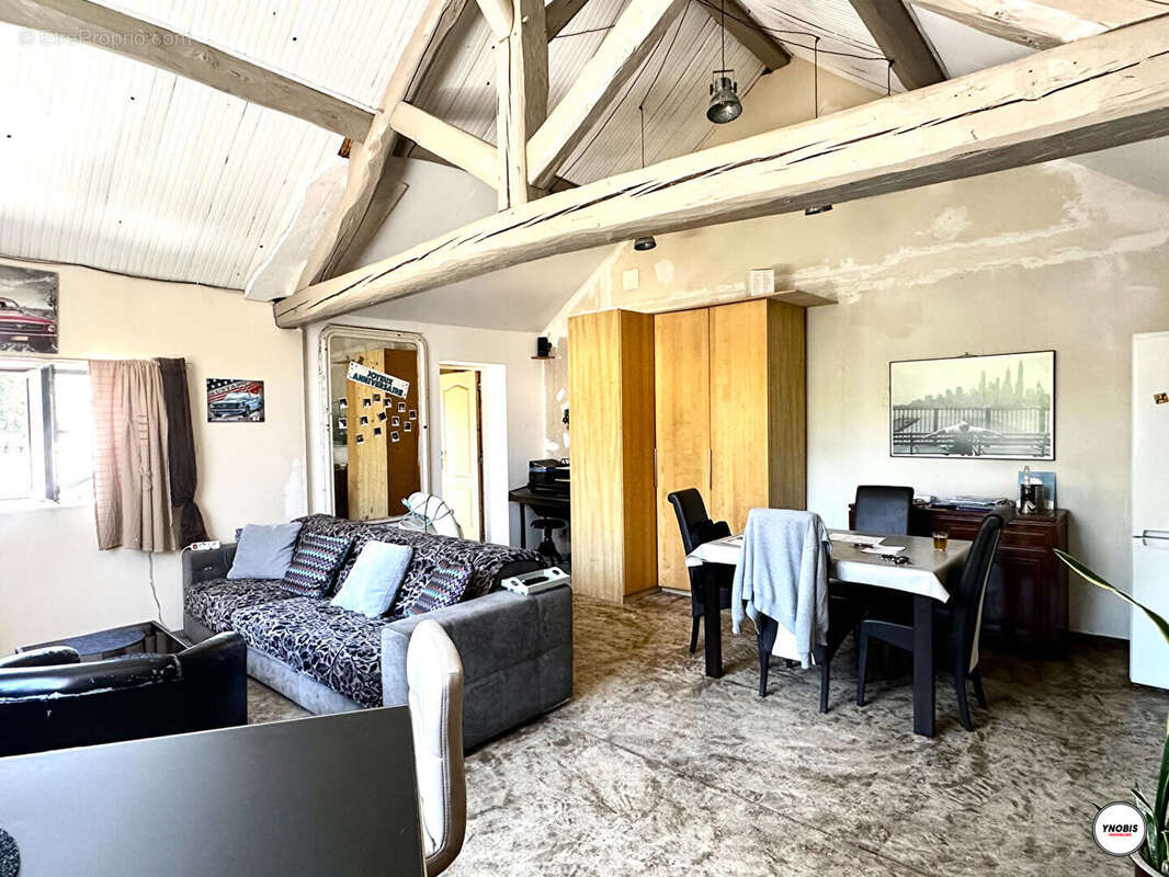 Appartement à VERNEUIL-SUR-SEINE