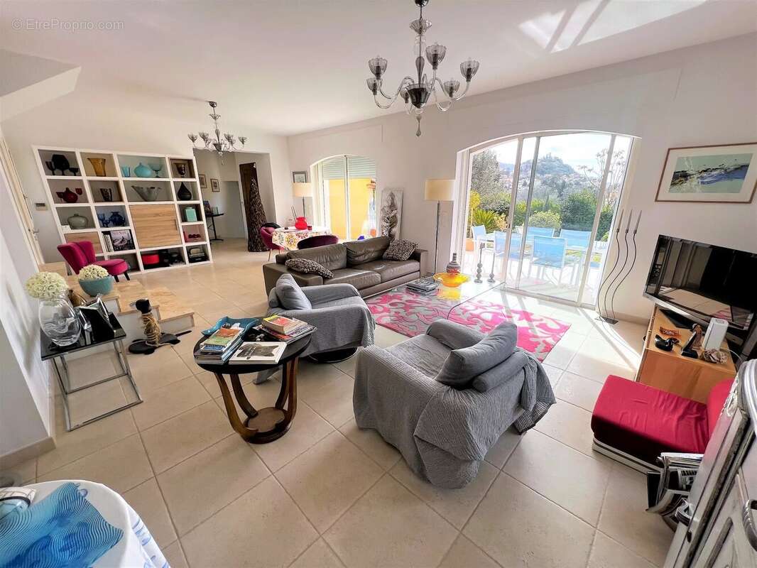 Maison à TOURRETTE-LEVENS