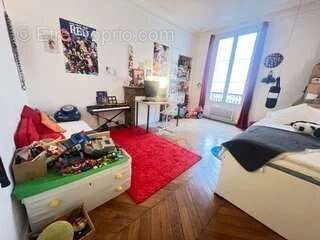 Appartement à PARIS-3E