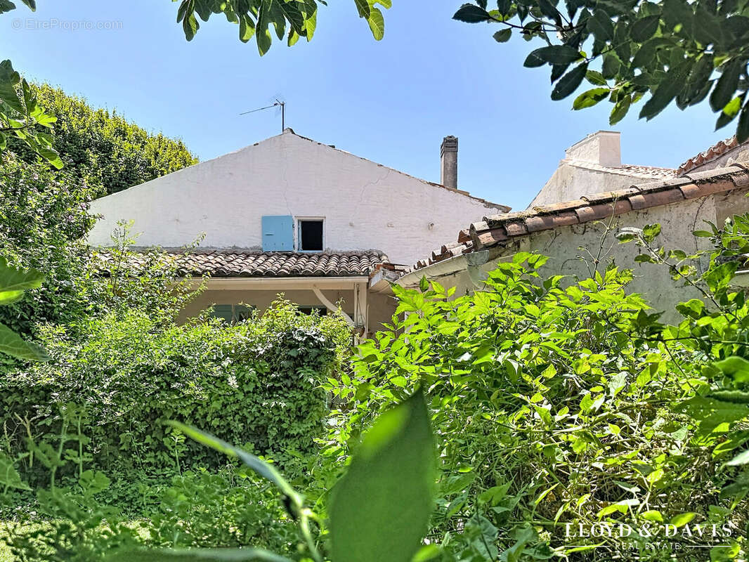 Maison 142 m² à Talmont-Sur-Gironde  - photo 9