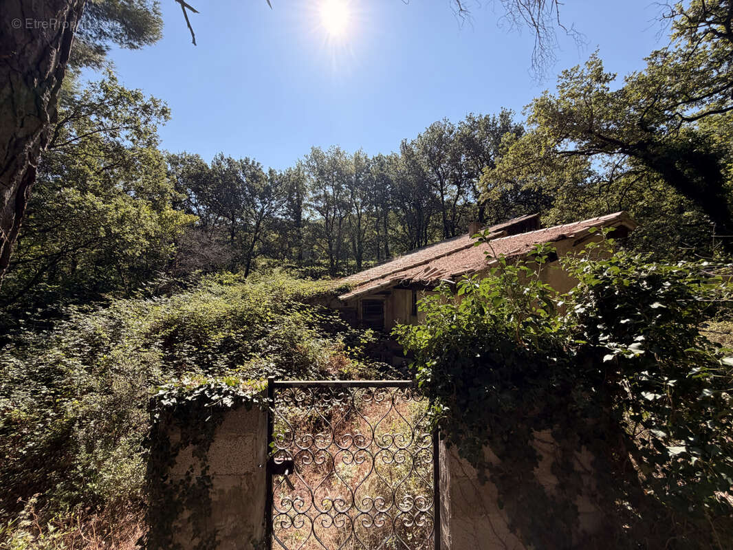 15mn de vaison - villa  plain-pied 100m2 a renover - photo 4