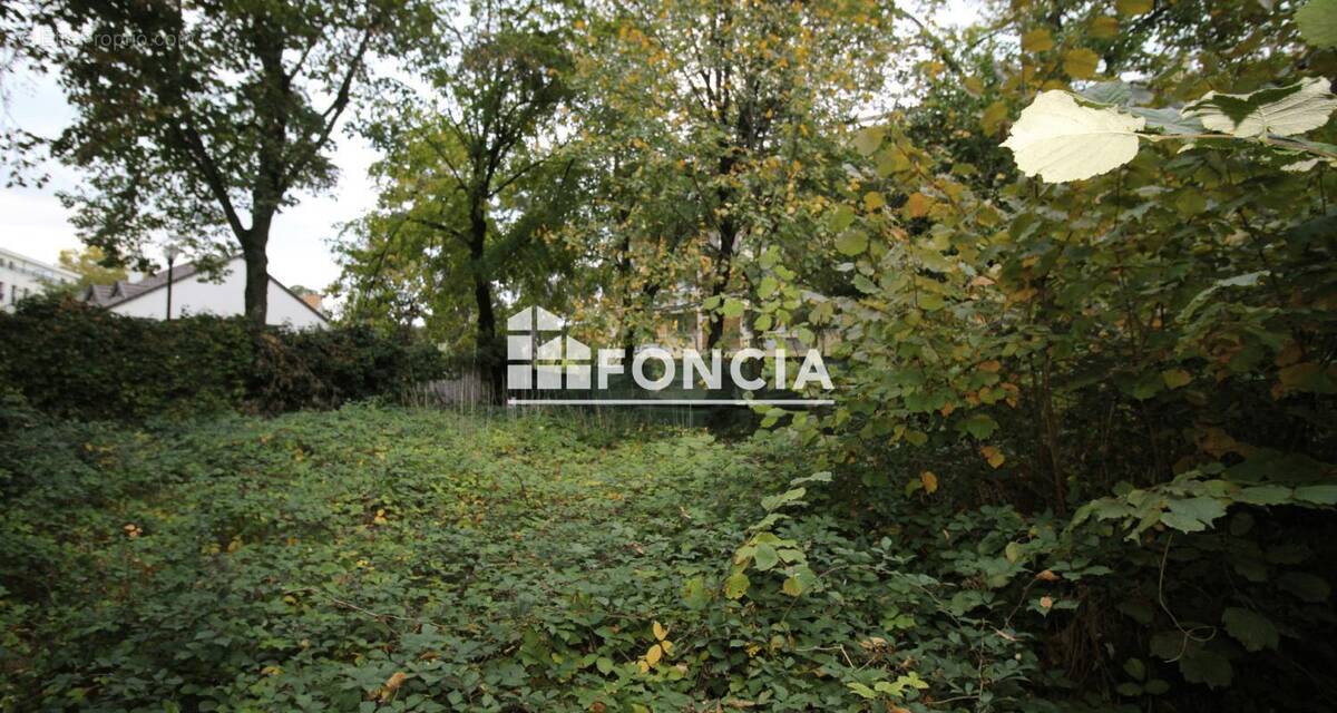 Terrain à CHATENAY-MALABRY