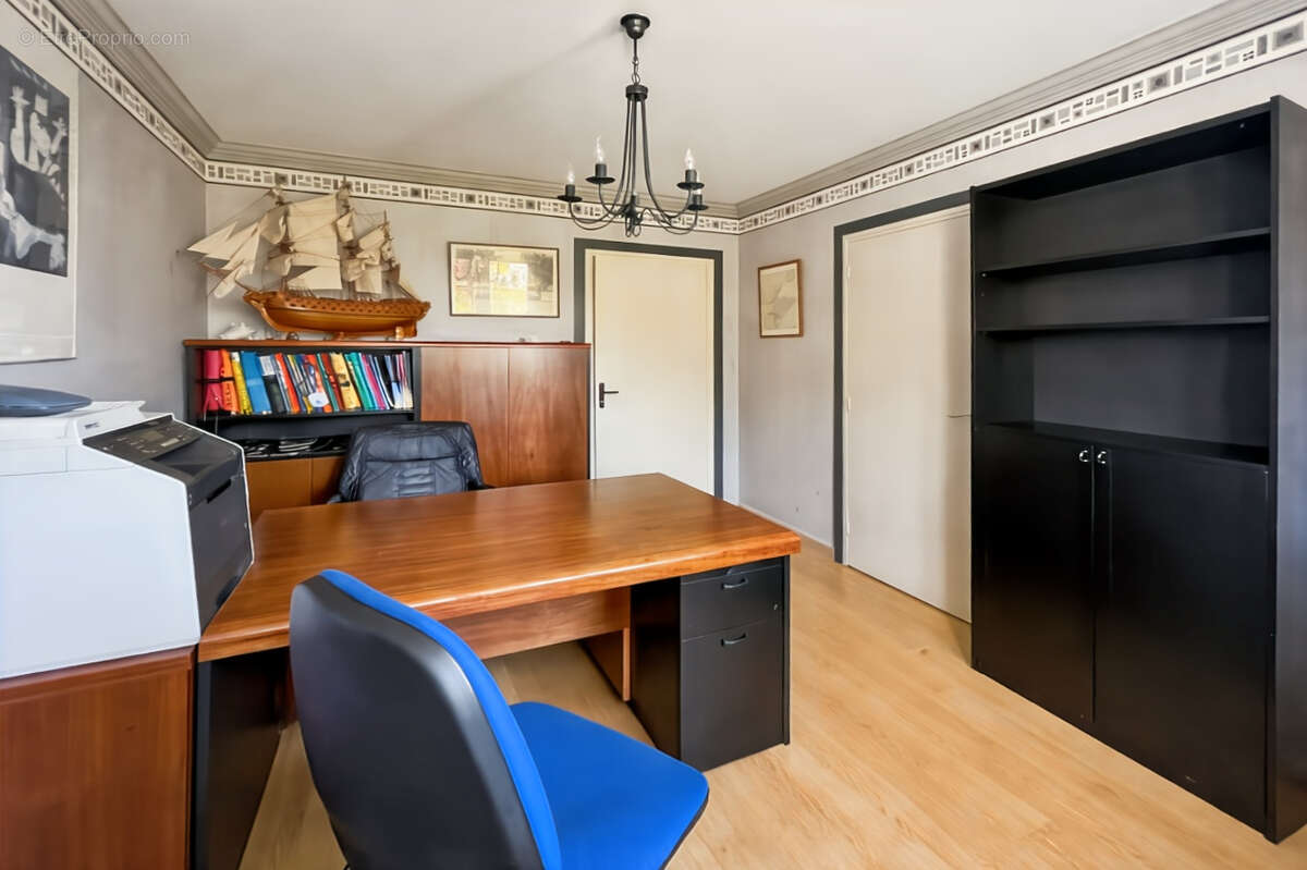 Maison à VERRIERES-LE-BUISSON