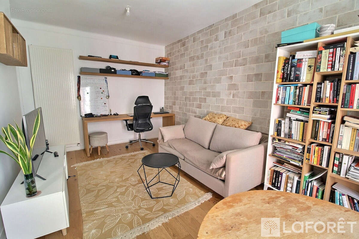 Appartement à LA GARENNE-COLOMBES