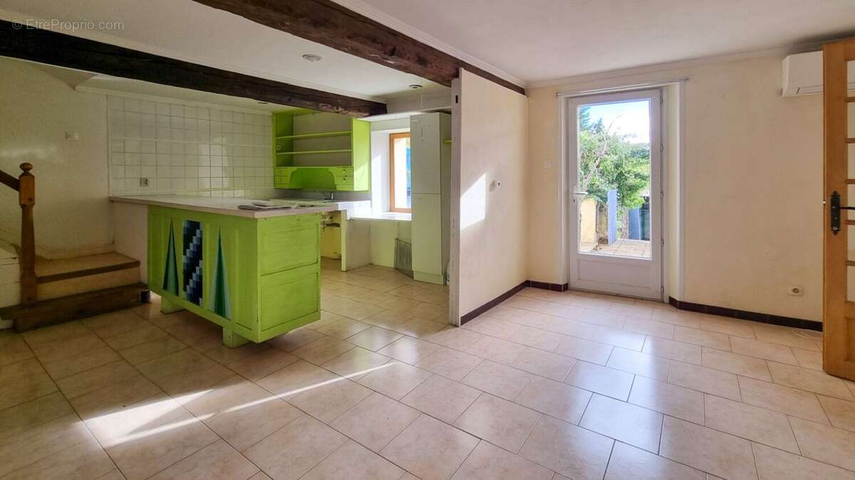 piece a vivre - Maison à VILLARZEL-DU-RAZES