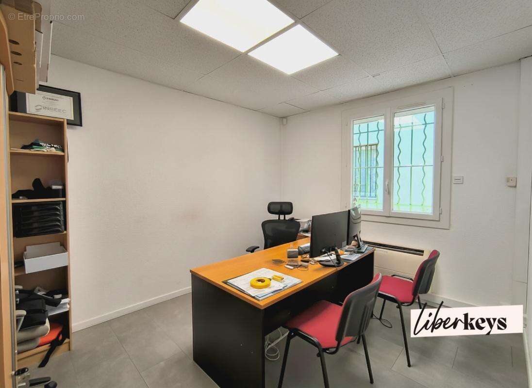  Ensemble immobilier à usage d'activité vendu occupé - photo 12