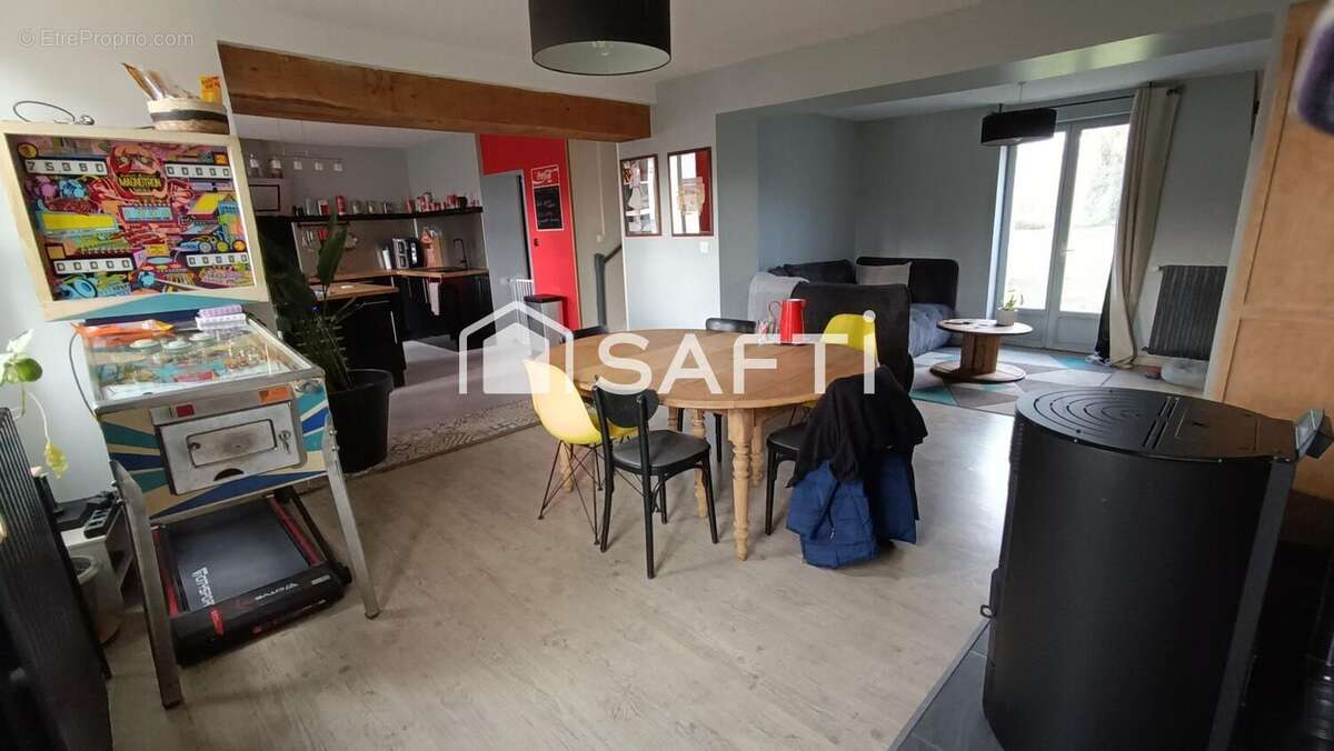 Maison 156 m² à Lavaveix-Les-Mines  - photo 9