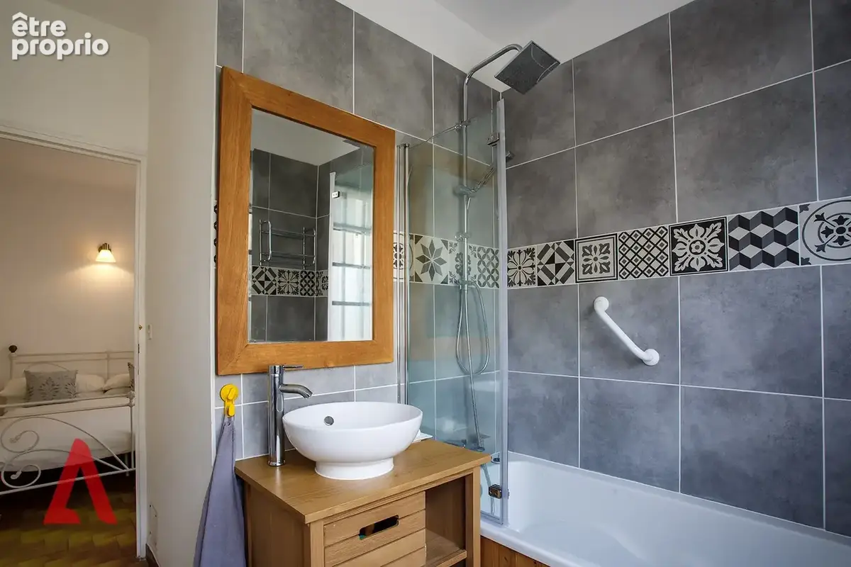 Villa comprenant quatre chambres et trois salles de bains, avec un jardin ombragé facile d'entretien, une petite piscine (plunge - photo 10