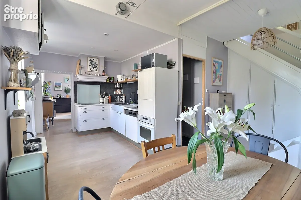 ALUZE, maison de village avec terrasse et vue dégagée - photo 8