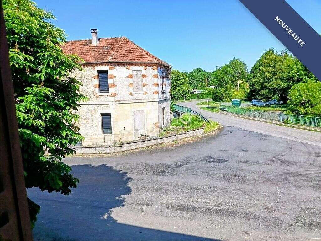 Maison à TEILLET-ARGENTY
