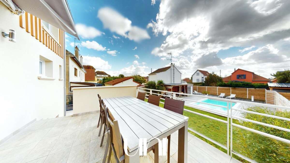 Maison à OUISTREHAM