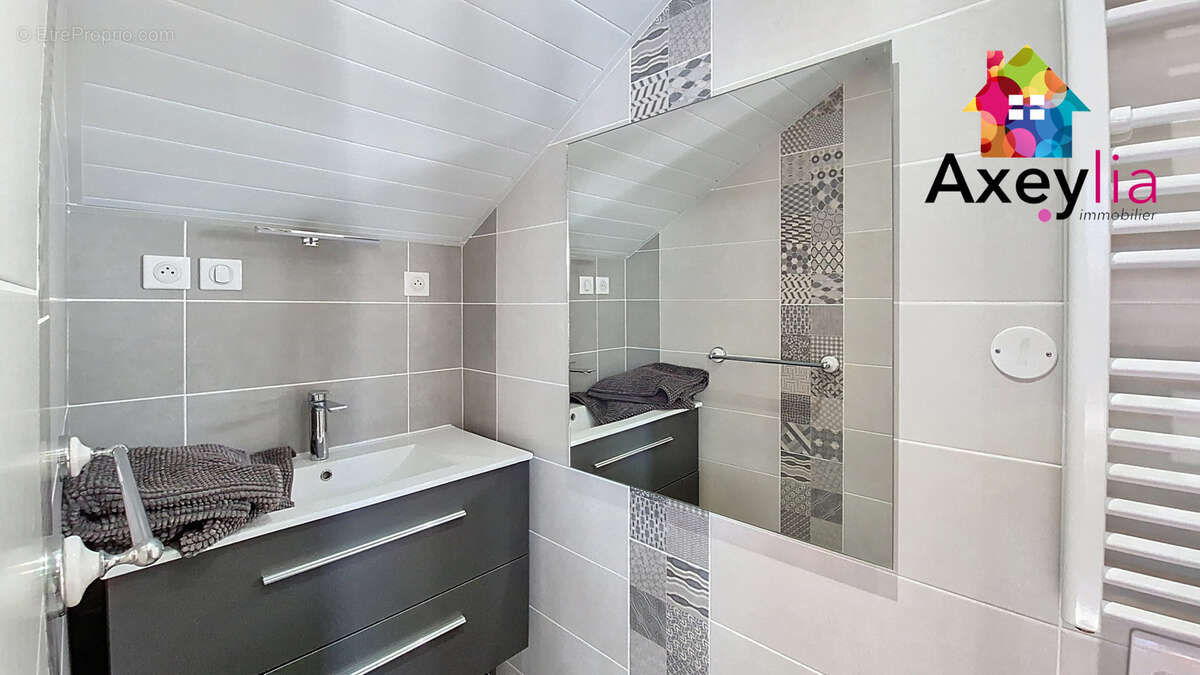 Maison à POUILLY-SOUS-CHARLIEU