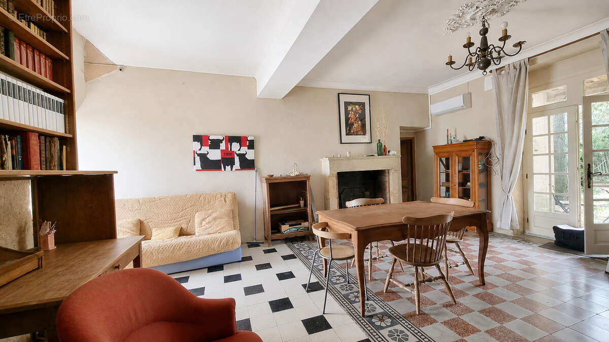 Maison familiale de 280 m2 sur 1500m2 de parcelle - photo 6