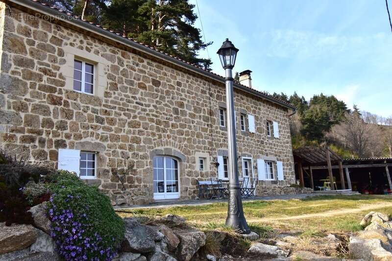 Maison à SAINT-JEURE-D'ANDAURE