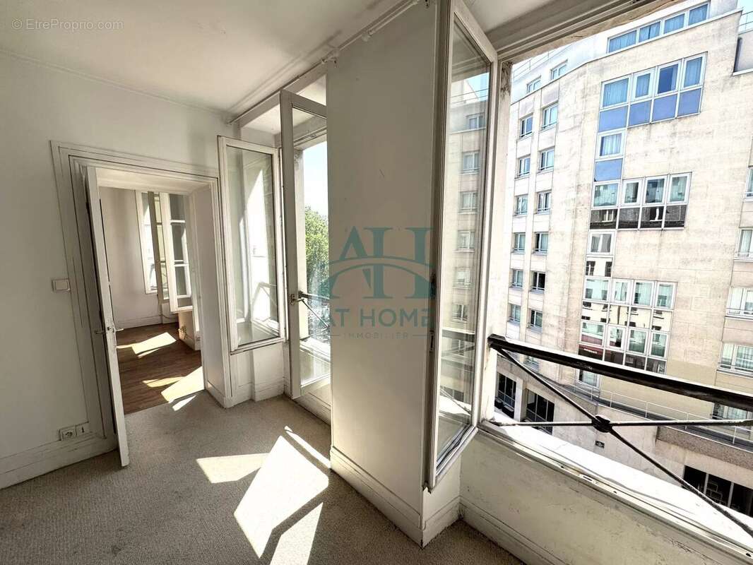 Appartement à PARIS-10E