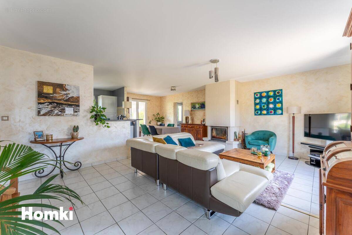 Maison à SAINT-QUENTIN-DE-BARON