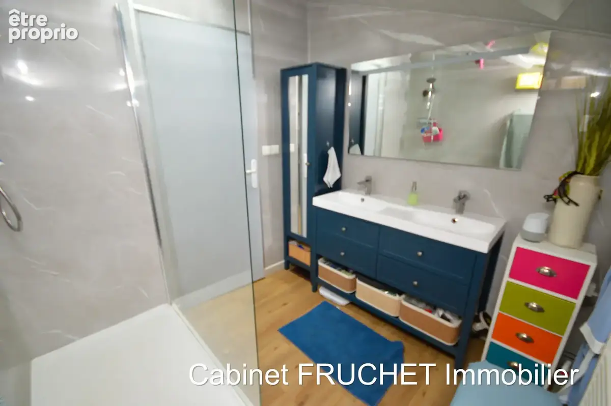 LA CAILLERE-SAINT-HILAIRE - Belle maison de caractère avec 3 chambres et bureau - photo 13