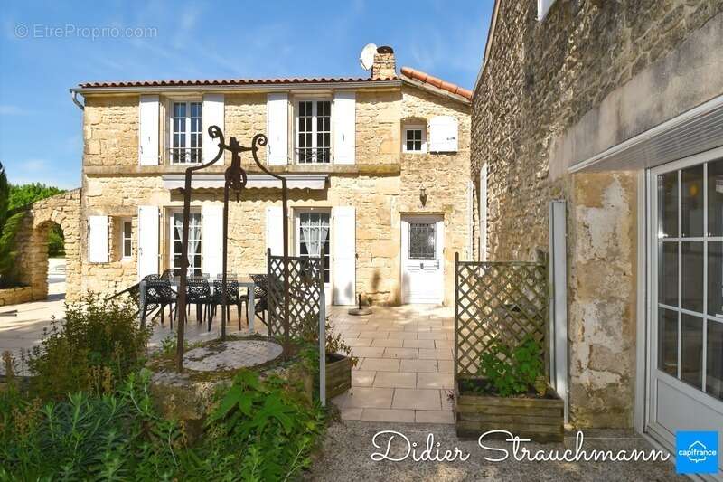 Maison à AIGREFEUILLE-D'AUNIS