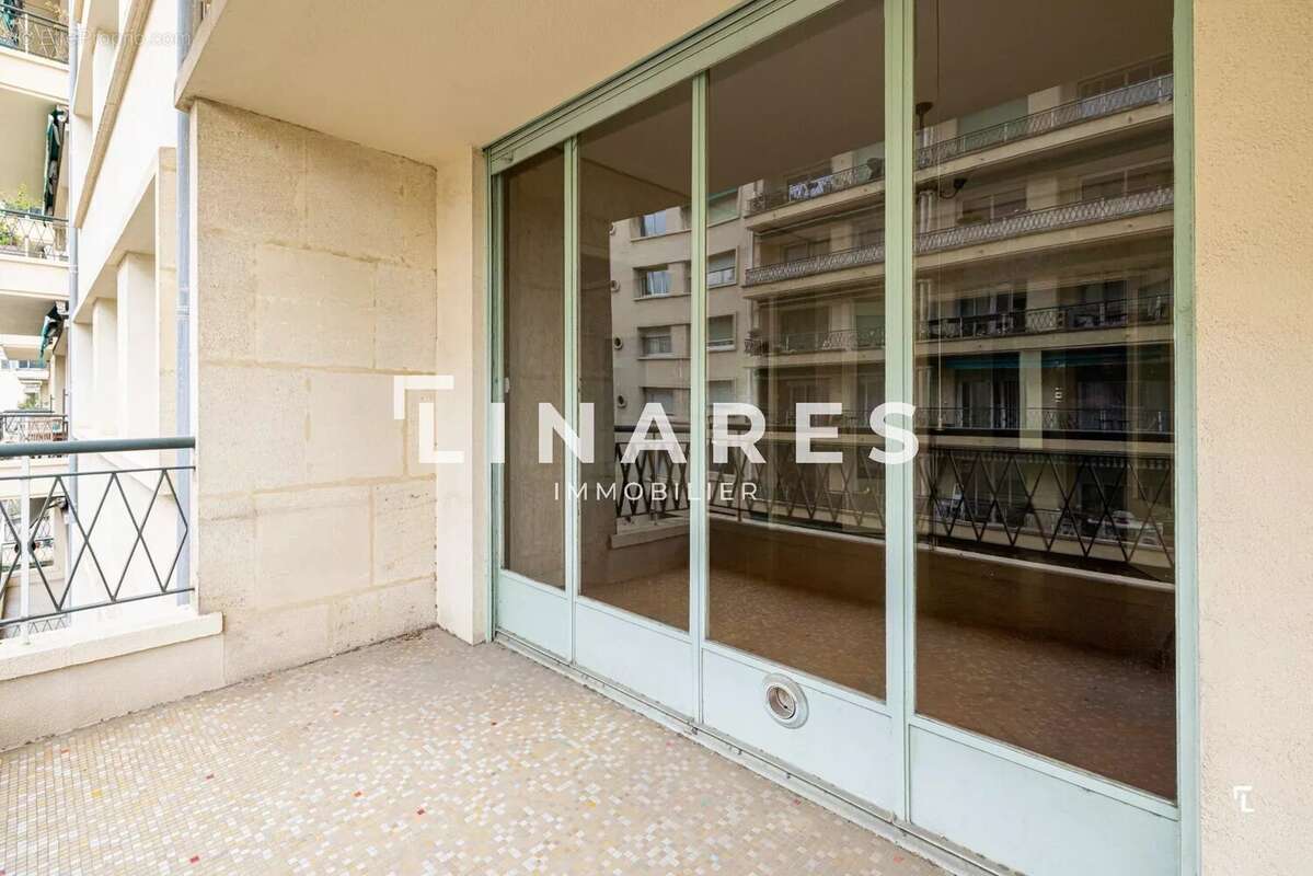 MERMOZ PROJECT - Appartement T3/4 de 101 m2 avec terrasse - 13008 Carré d'or - photo 11