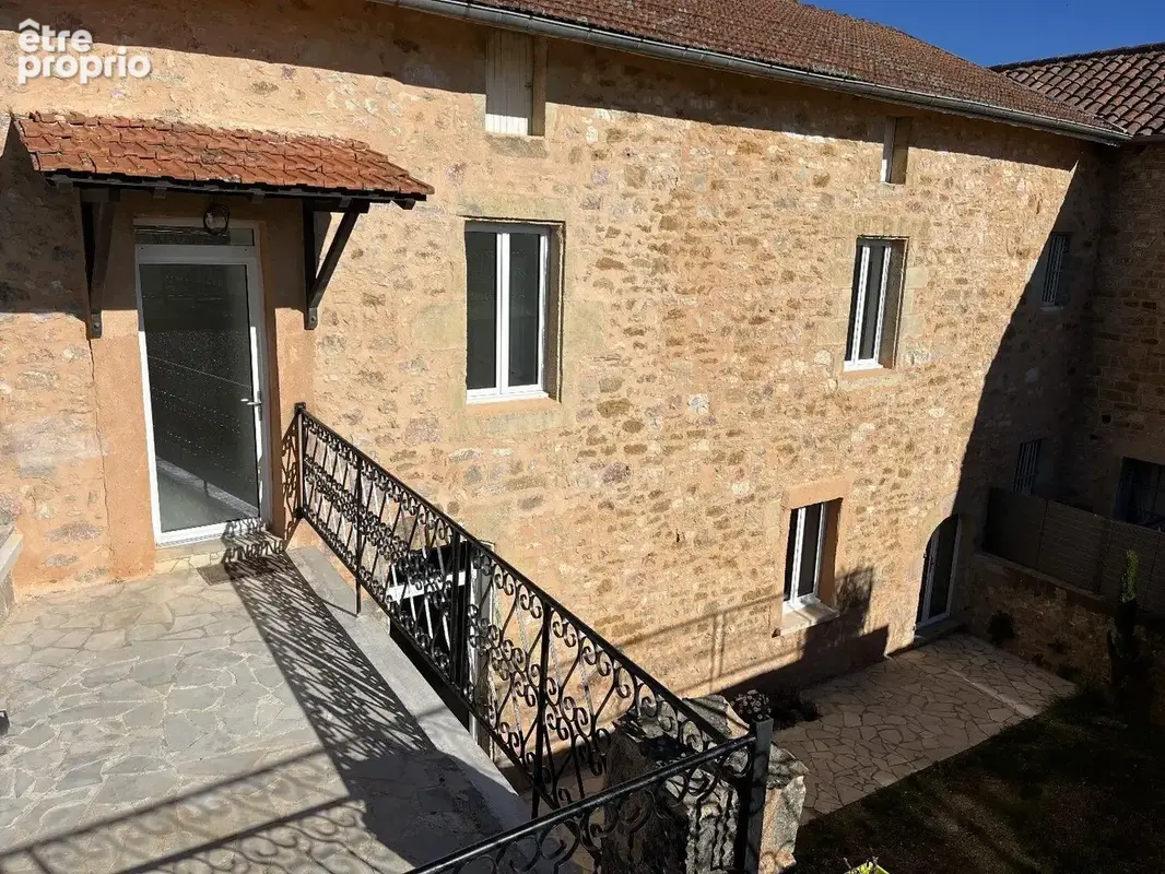 Maison en pierres entièrement rénovée dans village historique - photo 13