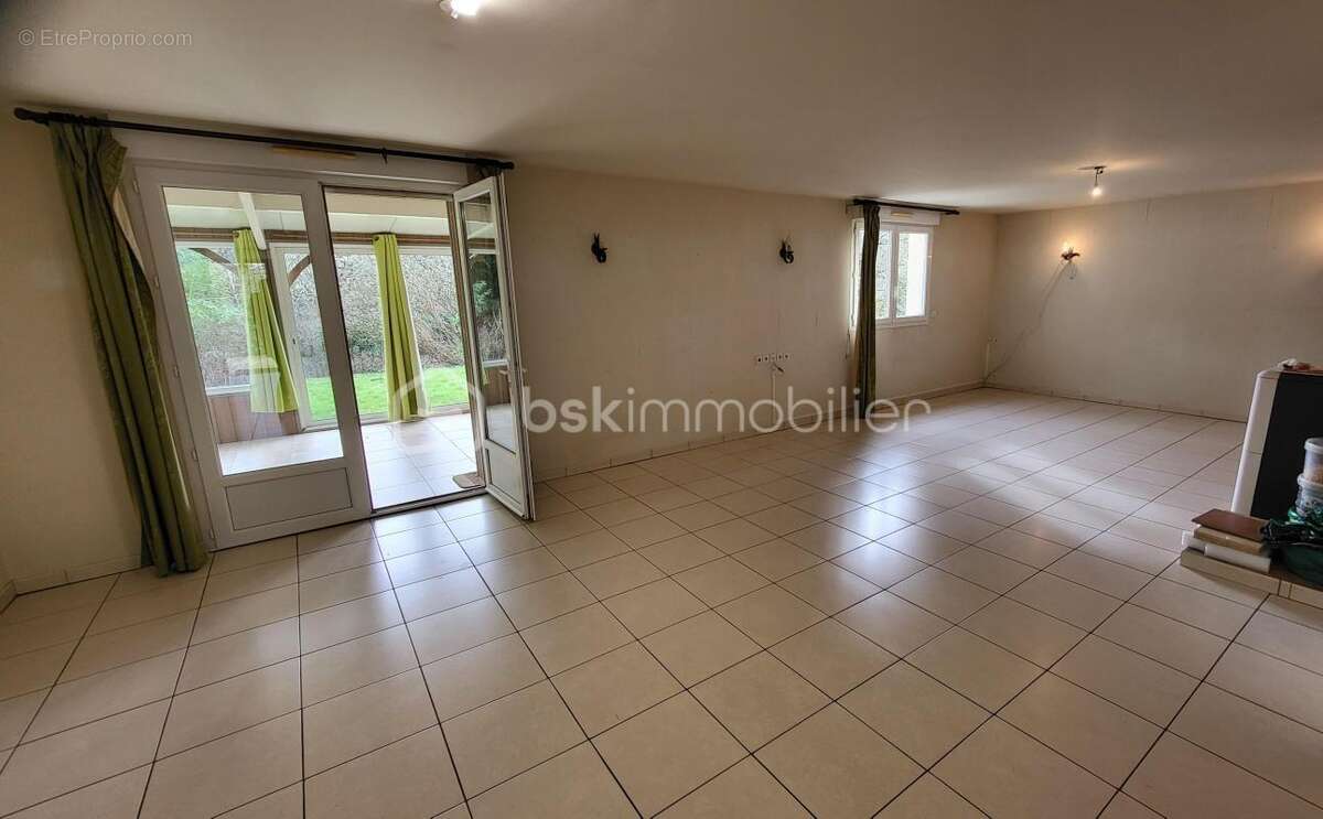 Maison à MESNIL-CLINCHAMPS