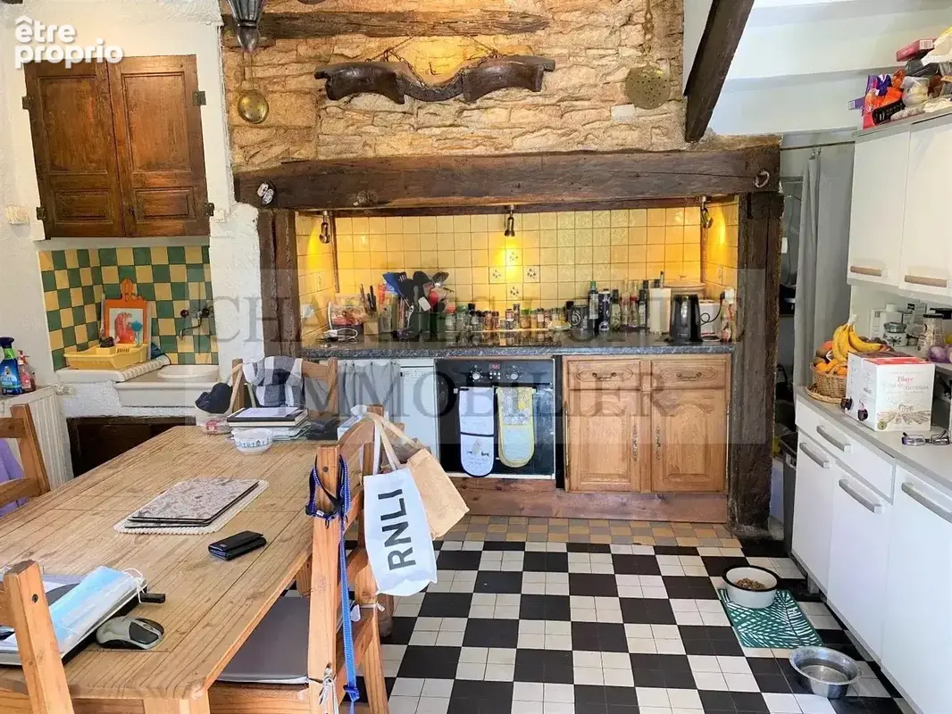  Très jolie maison en pierre avec grange aménagée et beau jardin - photo 11