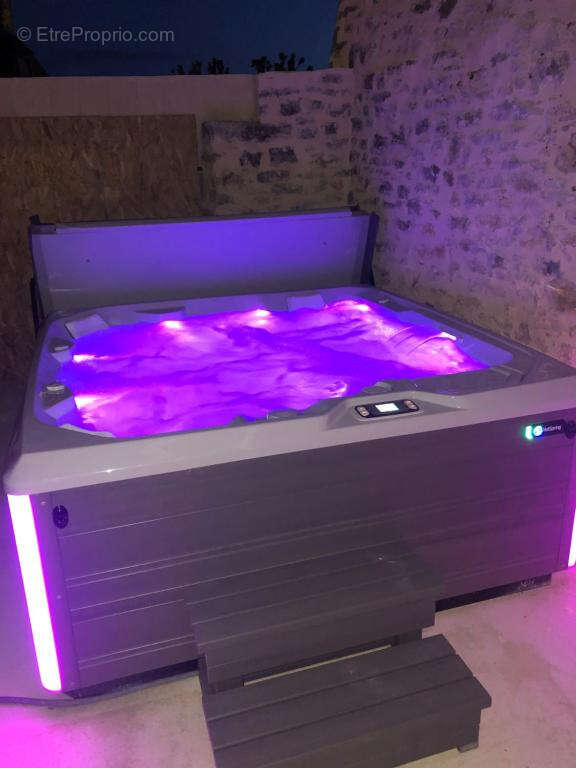 Maison à SAINT-MARTIAL-DE-NABIRAT