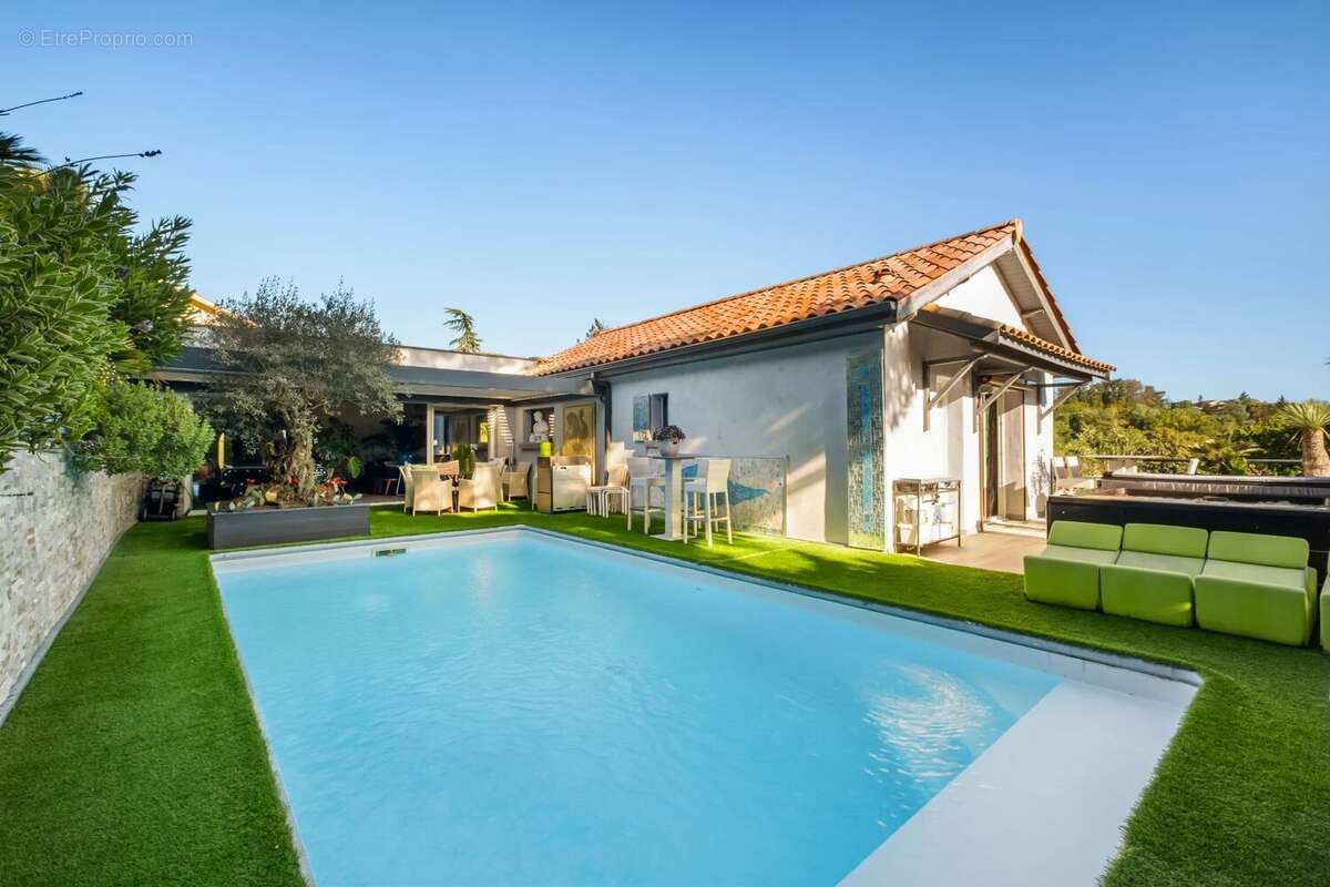 Maison à TASSIN-LA-DEMI-LUNE