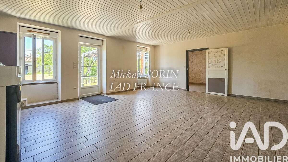 Photo 7 - Maison à LA CHAIZE-LE-VICOMTE