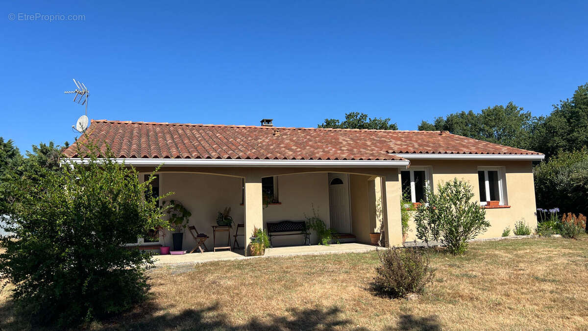 Maison Ste Foy De Peyrolieres 5 pièce(s) 112 m2 - photo 16