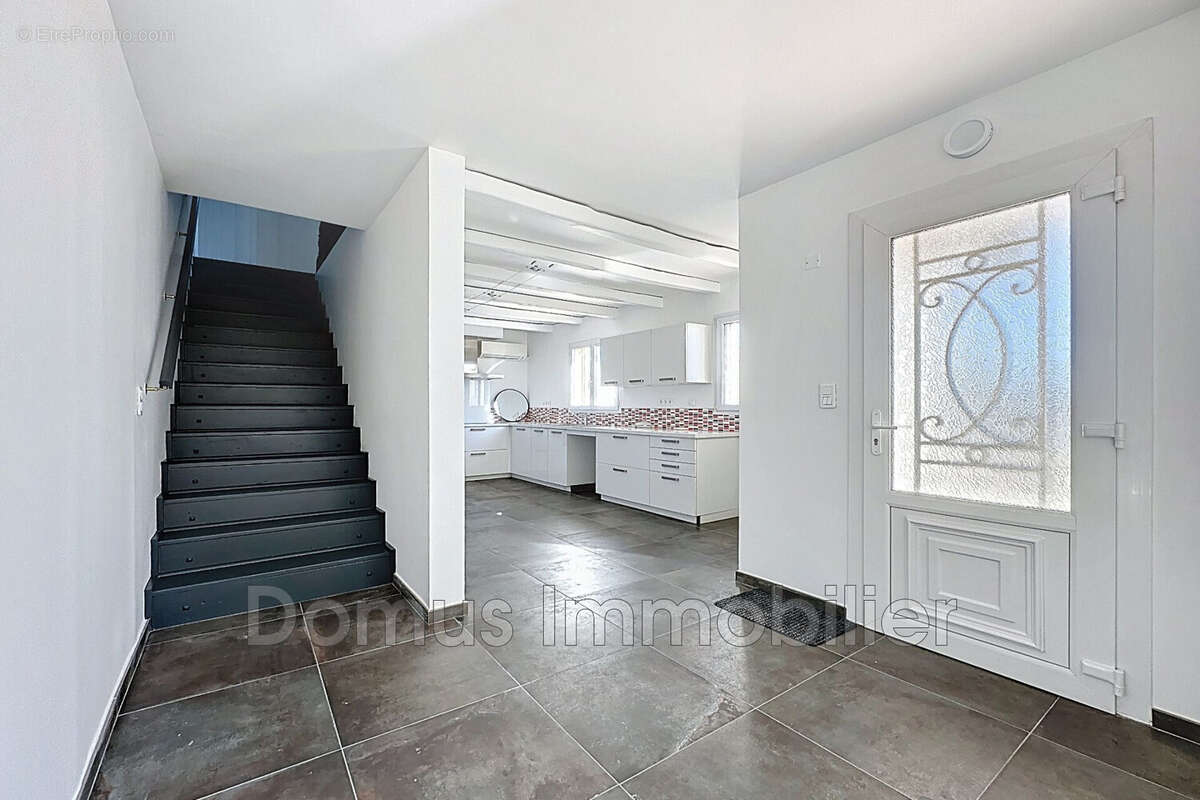 Maison à CHATEAUNEUF-DE-GADAGNE