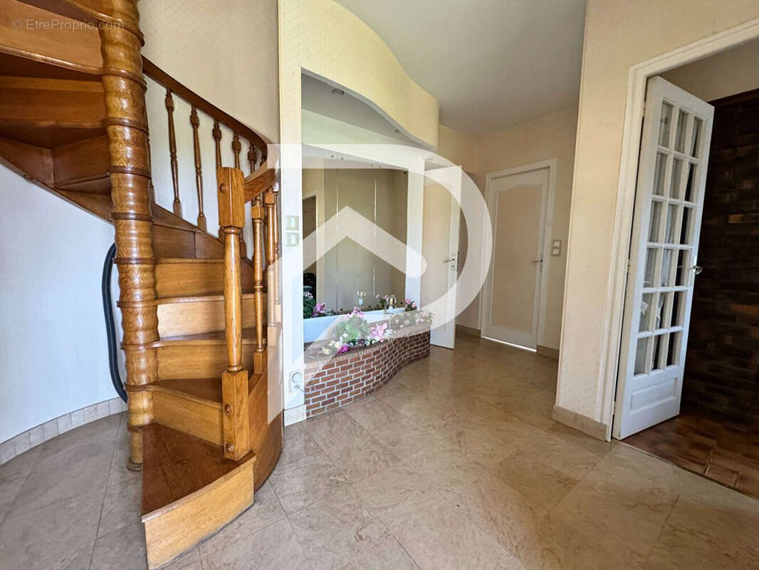 Maison à MEZIERES-SUR-SEINE