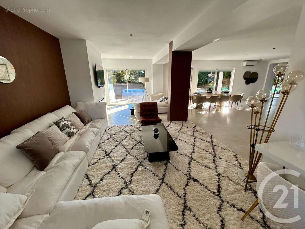 Maison à MOUANS-SARTOUX