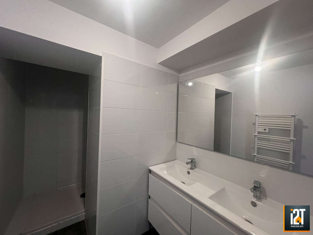 Maison à LA ROUVIERE