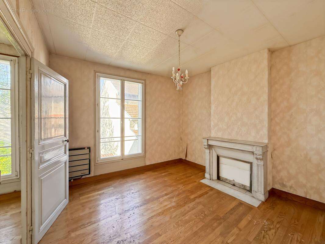 Maison À Vendre Secteur Clairmarais à Reims, Jardin et Box de rangement - photo 9